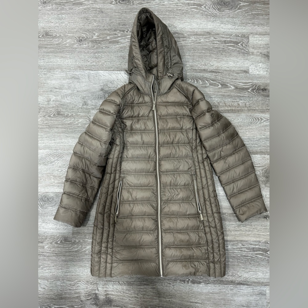 Michael Kors size Medium down fill coat, taupe color